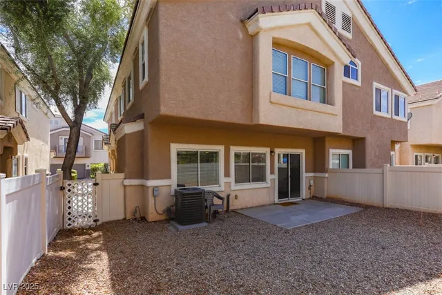 $325,000 | 6568 Strolling Plains Lane, Unit 102, Henderson, NV 89011