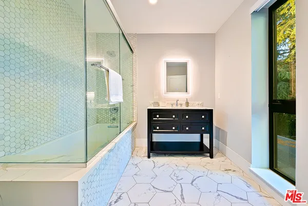 $65,000 | 721 North Beverly Drive, Beverly Hills, CA 90210