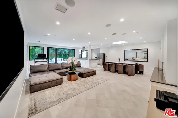 $65,000 | 721 North Beverly Drive, Beverly Hills, CA 90210