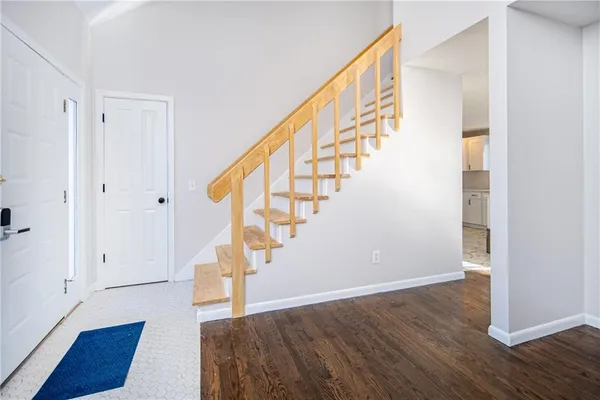 $999,900 | 262 Wood Hill Road, Narragansett, RI 02882