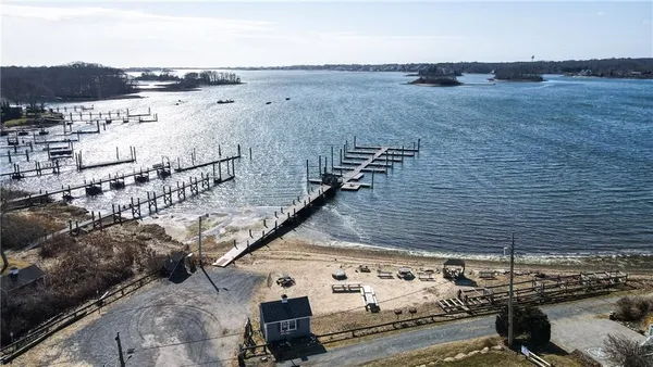 $999,900 | 262 Wood Hill Road, Narragansett, RI 02882