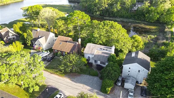 $999,900 | 262 Wood Hill Road, Narragansett, RI 02882