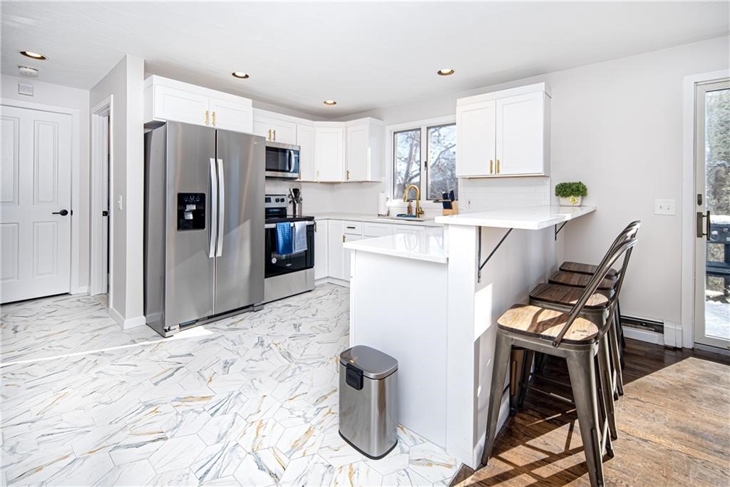 262 Wood Hill Road Narragansett, RI 02882 - Photo 5 of 40