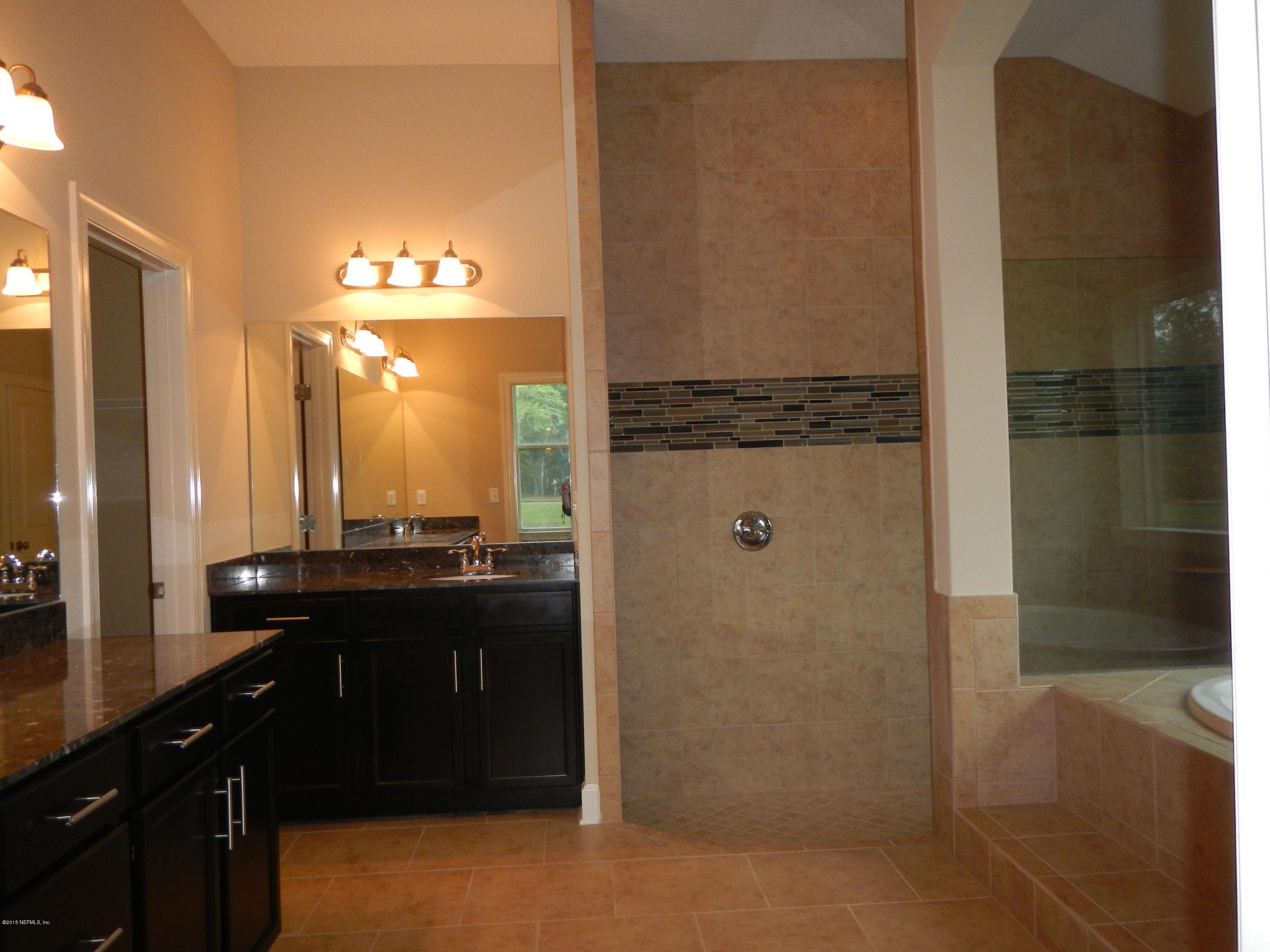 3916 Trail Ridge Road Middleburg, FL 32068 - Photo 18 of 32 Owner's Suite Bath C.JPG