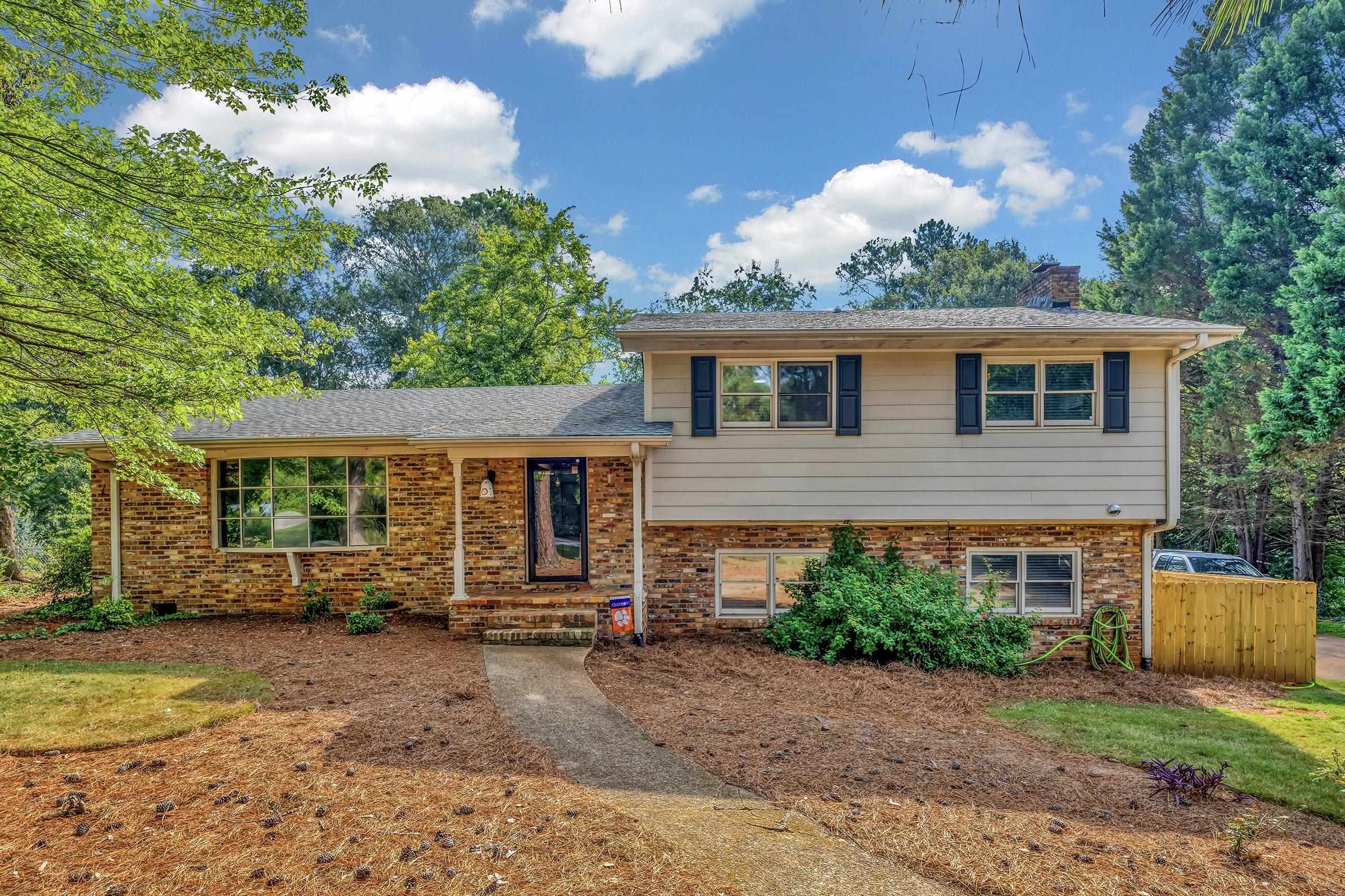 2209 Edgefield Road Spartanburg, SC 29302 - Photo 1 of 35 Gallery Image 1