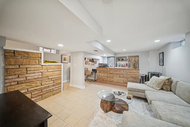 $250,000 | 8435 South State Street, Chicago, IL 60619