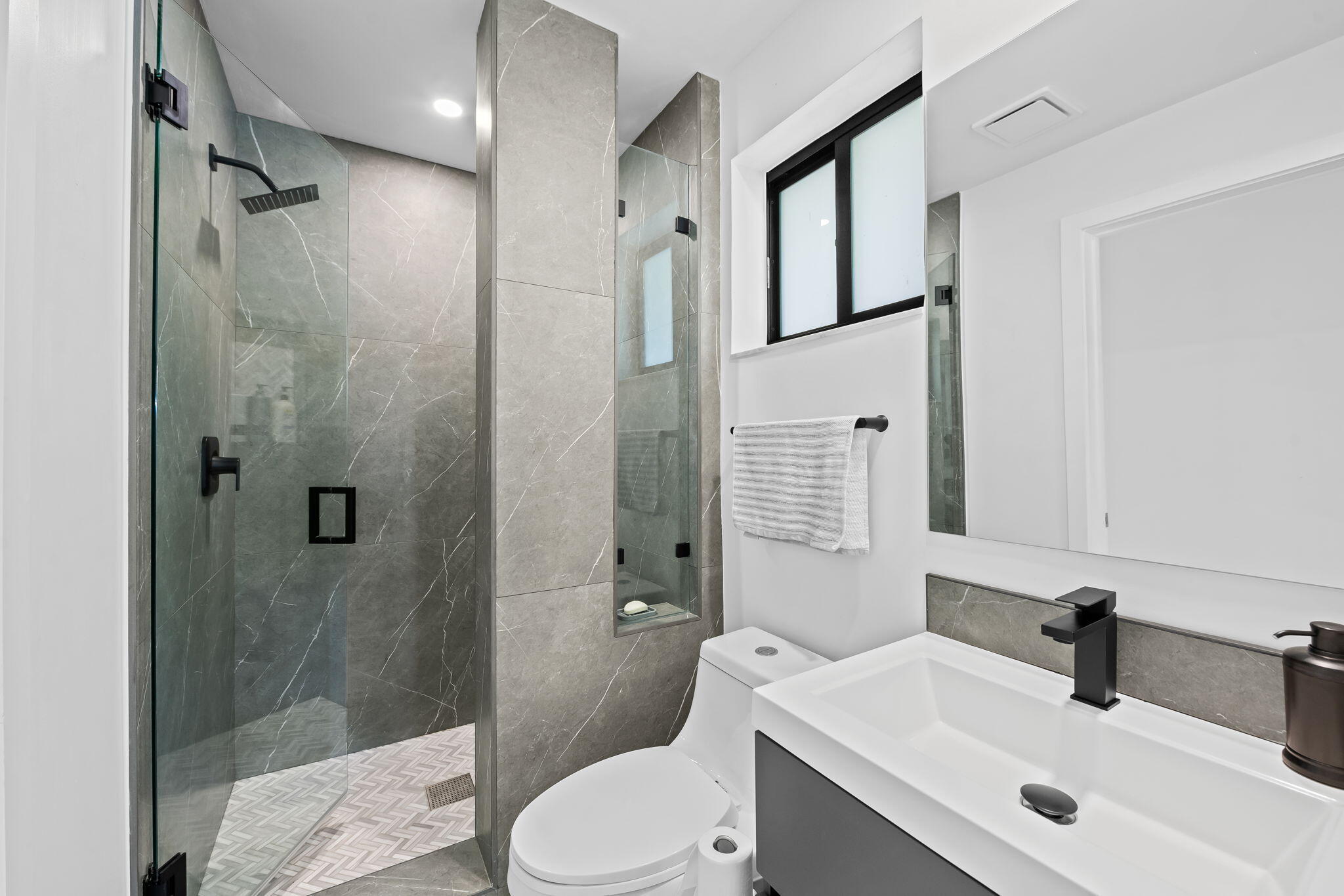 5122 Cleveland Street Hollywood, FL 33021 - Photo 25 of 28 25-web-or-mls-DSC_3965