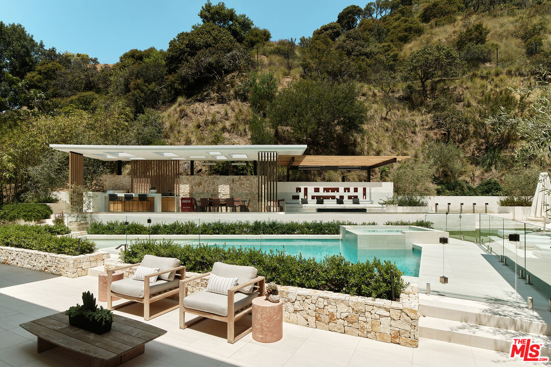 9509 Heather Road Beverly Hills, CA 90210 - Photo 11 of 19