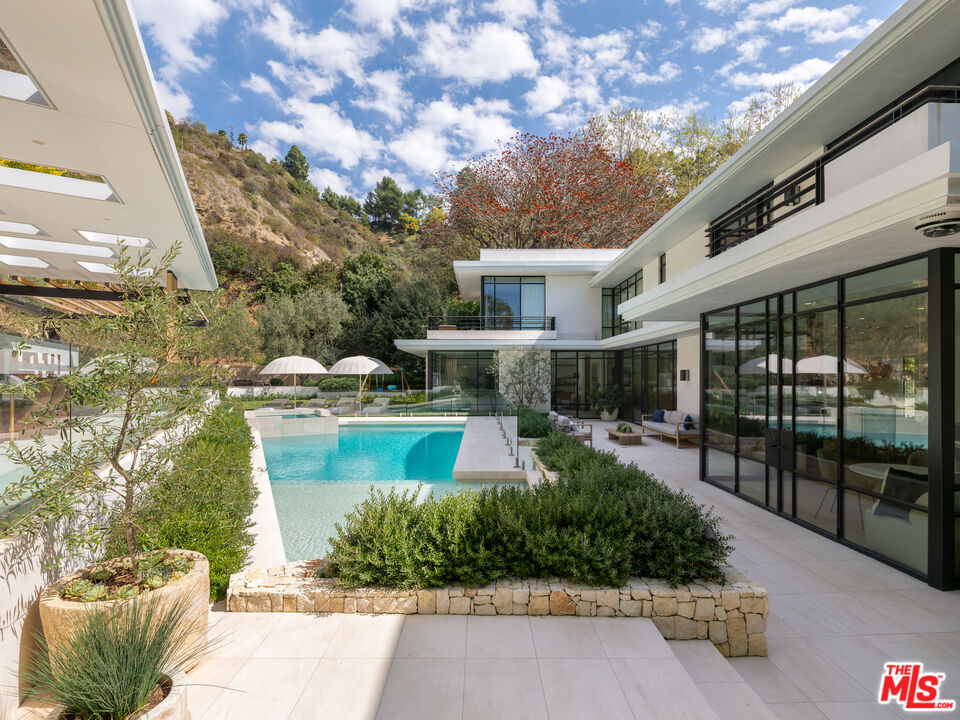 9509 Heather Road Beverly Hills, CA 90210 - Photo 12 of 19