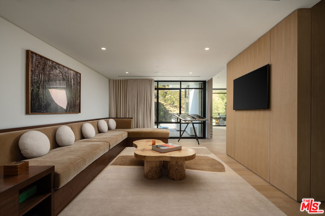 9509 Heather Road Beverly Hills, CA 90210 - Photo 13 of 19