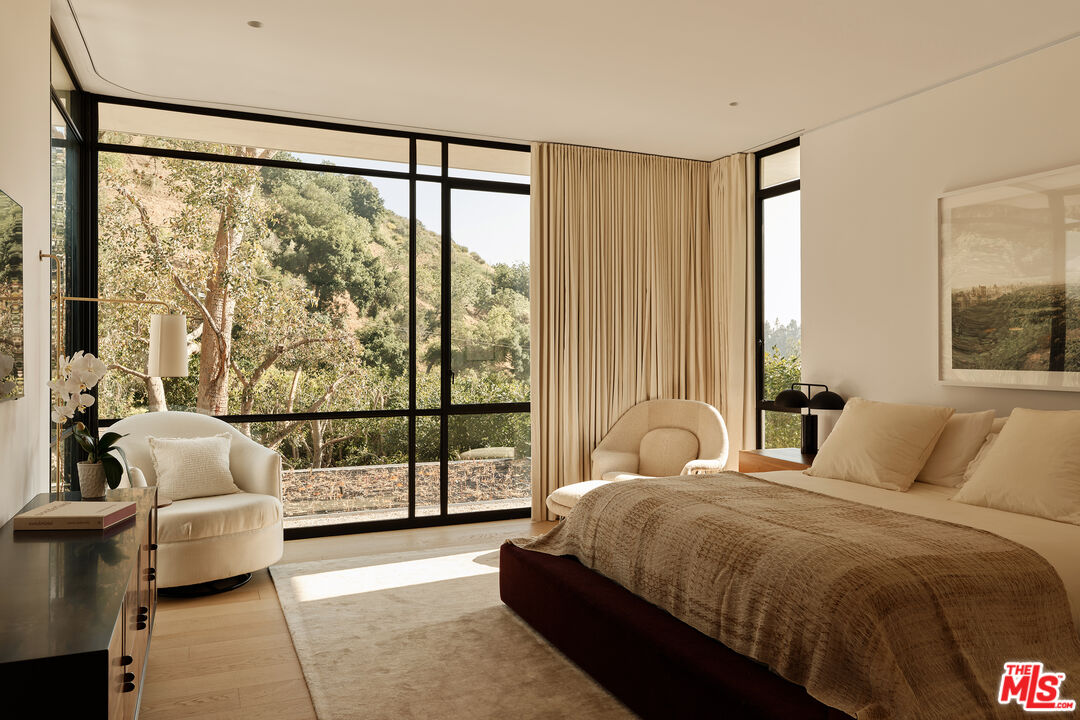 9509 Heather Road Beverly Hills, CA 90210 - Photo 16 of 19