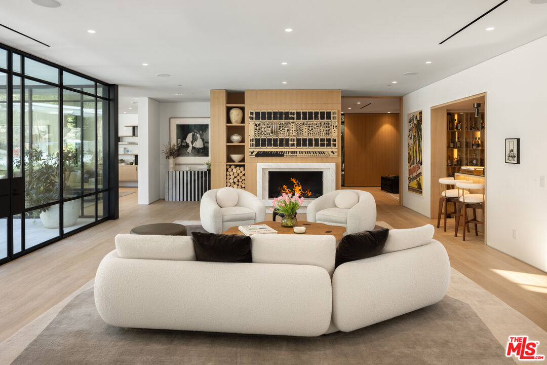 9509 Heather Road Beverly Hills, CA 90210 - Photo 7 of 19