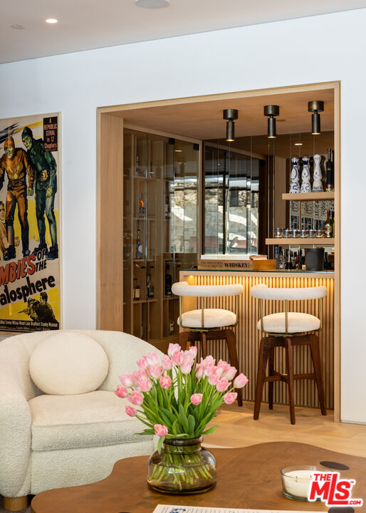 9509 Heather Road Beverly Hills, CA 90210 - Photo 8 of 19