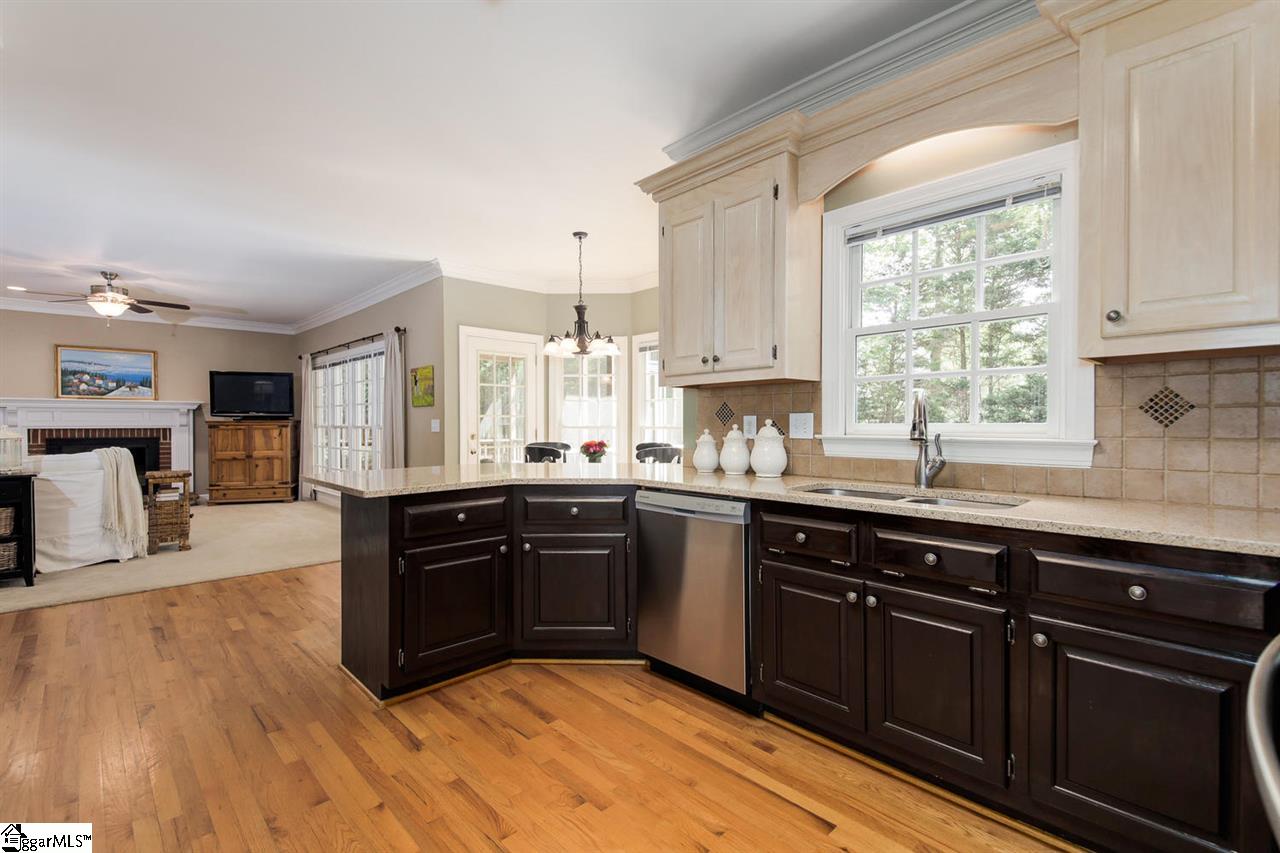 207 Quail Ridge Drive Simpsonville, SC 29680 - Photo 7 of 33 Gallery Image 7
