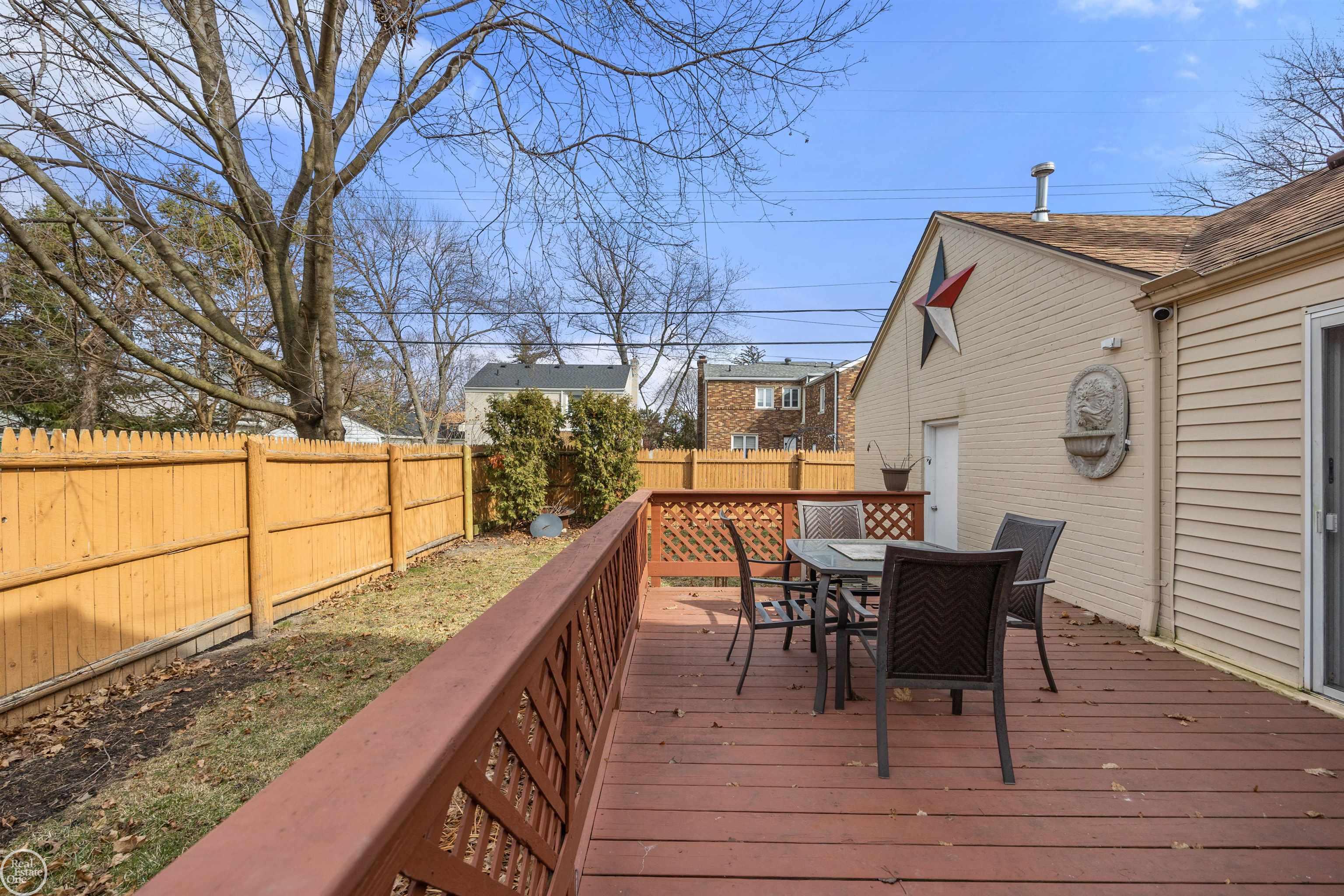 704 Pemberton Road Grosse Pointe, MI 48230 - Photo 59 of 75 50135490-98452d45-2082-4035-b51e-0c3d8b04fd3f.JPG