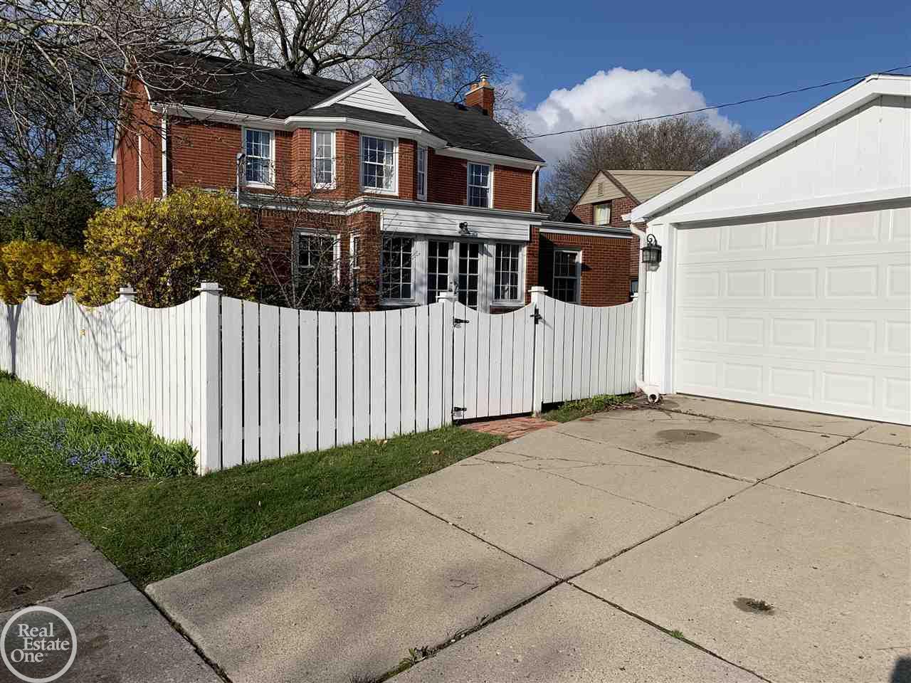 404 Lothrop Road Grosse Pointe Farms, MI 48236 - Photo 30 of 33