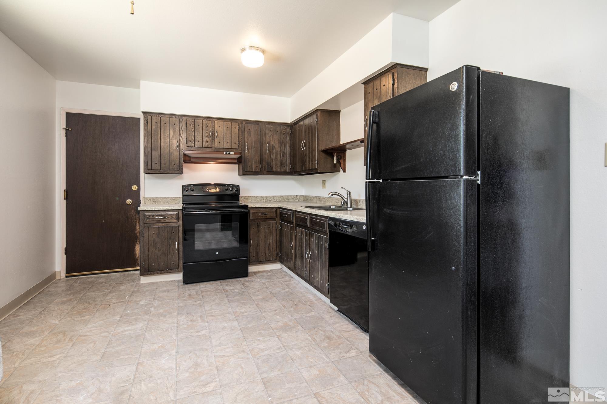 8800 Artesian Way Reno, NV 89506 - Photo 3 of 18 Photo 3