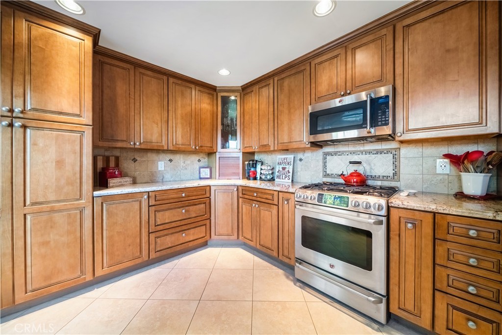 736 North Stephora Avenue Covina, CA 91724 - Photo 15 of 50