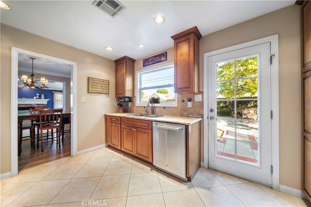 736 North Stephora Avenue Covina, CA 91724 - Photo 17 of 50