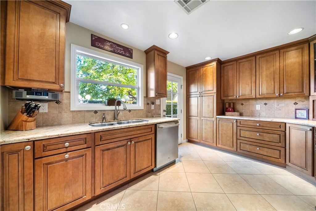 736 North Stephora Avenue Covina, CA 91724 - Photo 18 of 50