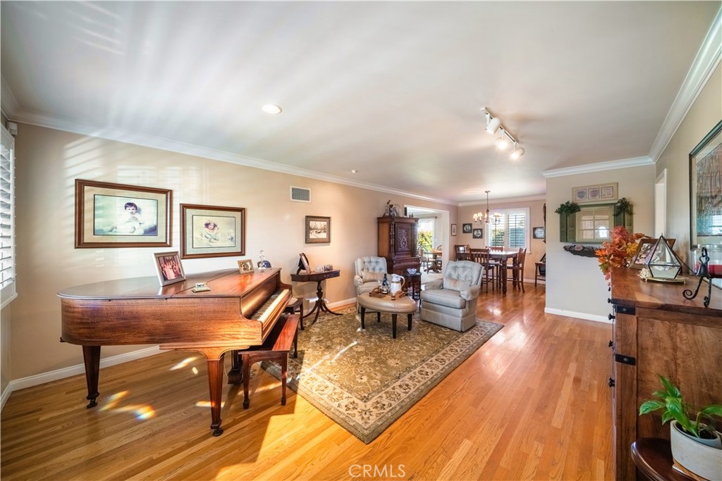 736 North Stephora Avenue Covina, CA 91724 - Photo 4 of 50