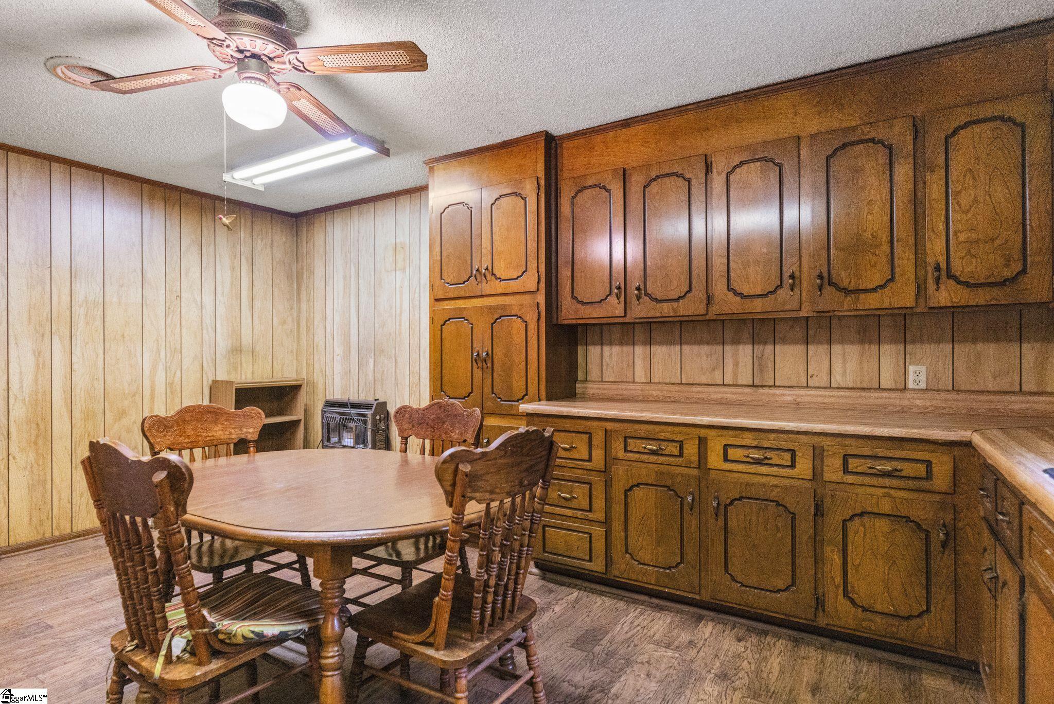 950 North Logan Street Gaffney, SC 29341 - Photo 7 of 25