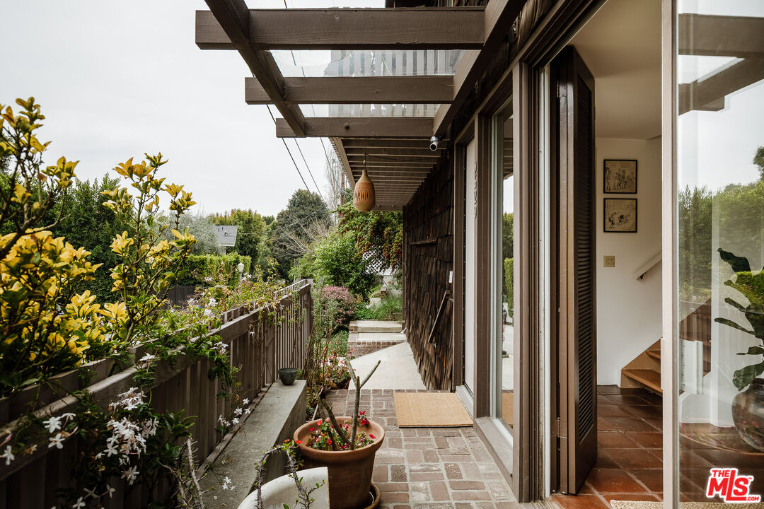 9620 Heather Road Beverly Hills, CA 90210 - Photo 12 of 45