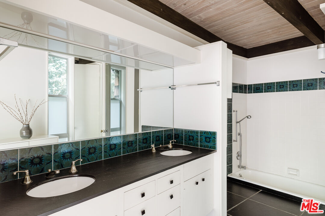 9620 Heather Road Beverly Hills, CA 90210 - Photo 23 of 45