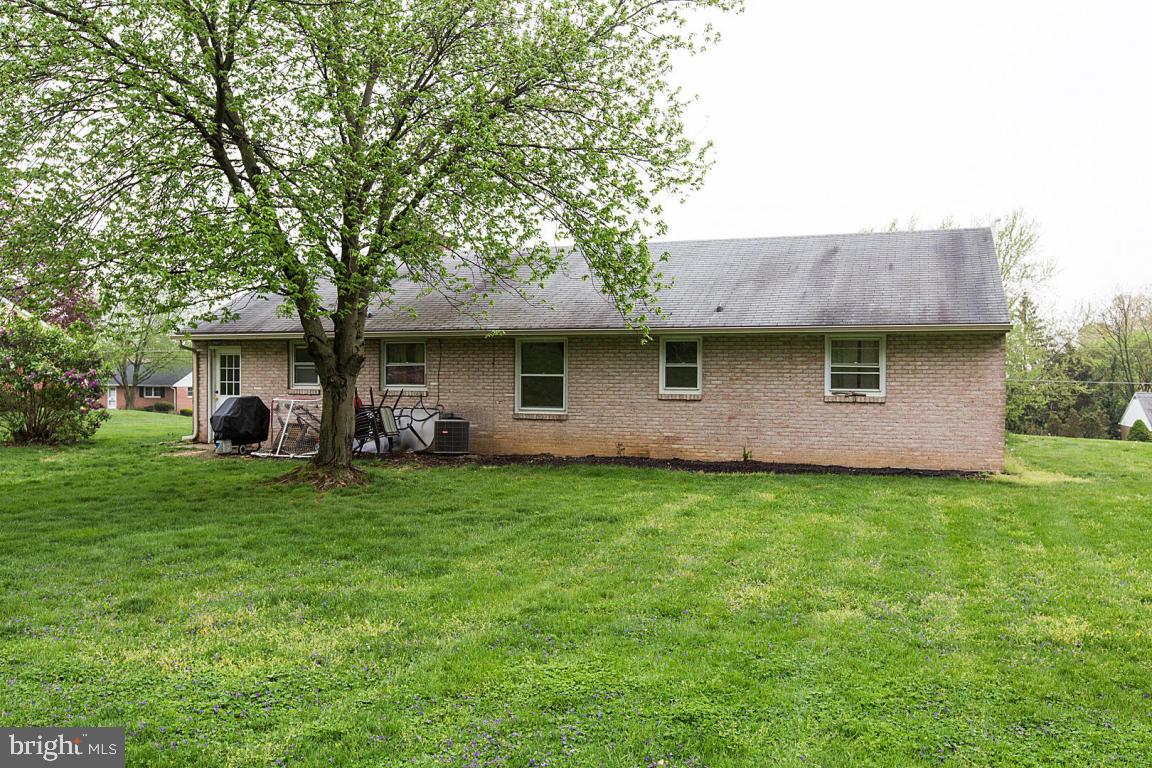 307 North New Street Lititz, PA 17543 - Photo 33 of 36