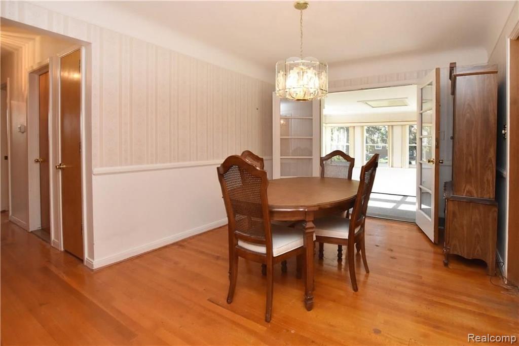 16279 Beverly Road Franklin, MI 48025 - Photo 8 of 38