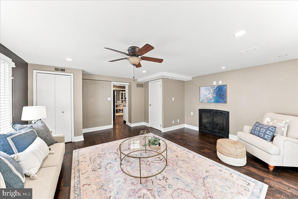 227 Sandy Bank Road Media, PA 19063 - Photo 15 of 38 Family Room