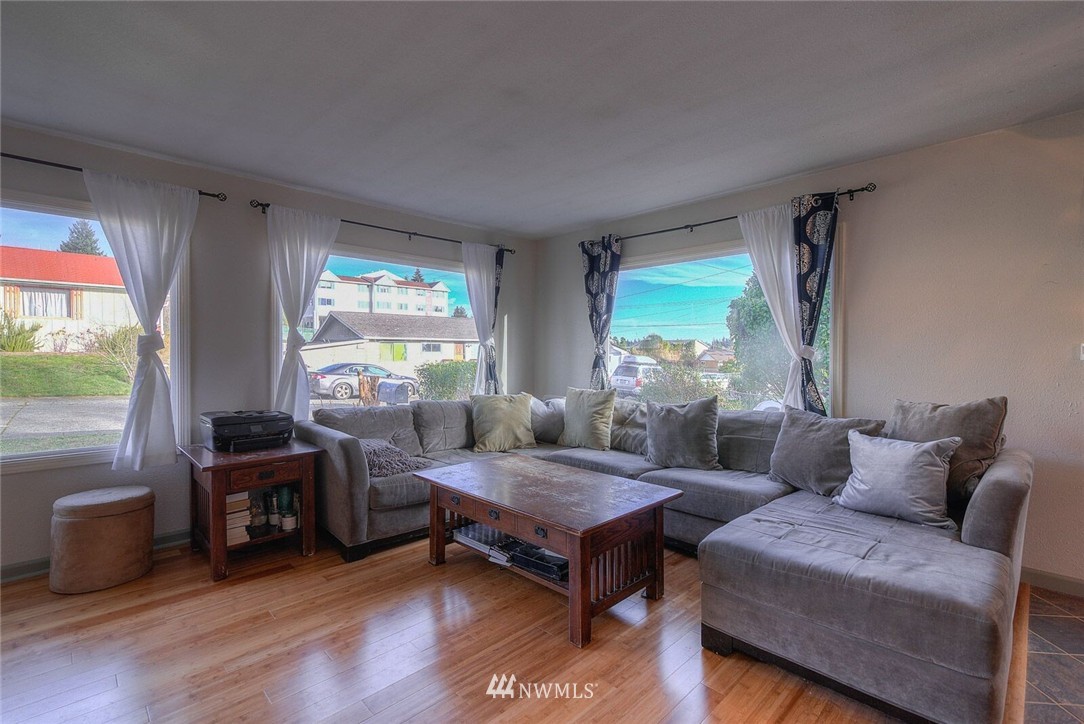 1063 Walnut Street Bremerton, WA 98310 - Photo 8 of 13 Gallery Image 8