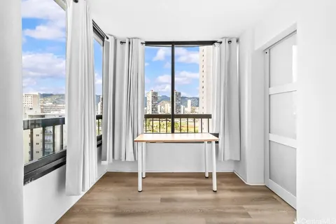 $675,000 | 2215 Aloha Drive, Unit DH1401, Honolulu, HI 96815