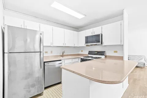 $675,000 | 2215 Aloha Drive, Unit DH1401, Honolulu, HI 96815