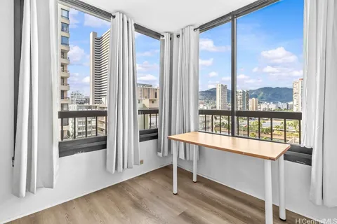 $675,000 | 2215 Aloha Drive, Unit DH1401, Honolulu, HI 96815