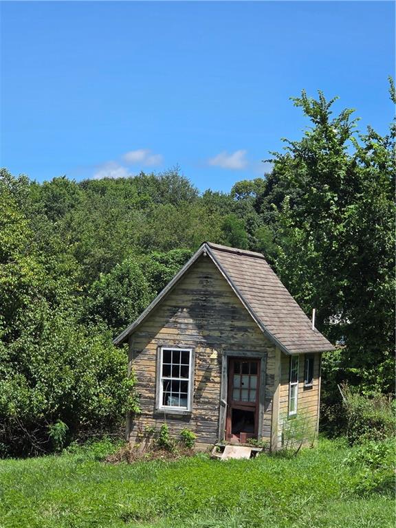 160 Derry Ridge Road Ligonier, PA 15658 - Photo 6 of 14 Local historic motel cottage plumber for toilet & shower.