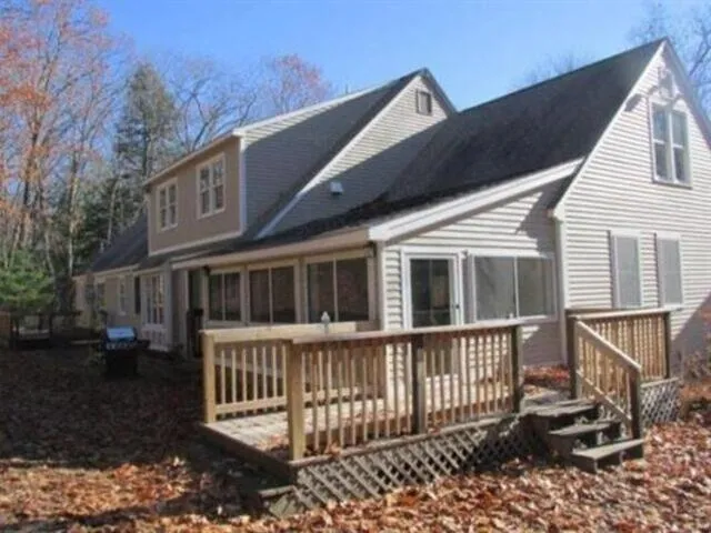 $975,000 | 99 Cambridge Road, Bedford, NH 03110