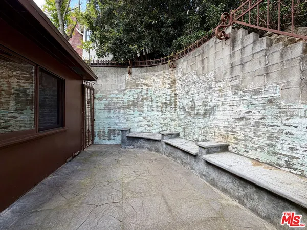 $7,150 | 6871 Pacific View Drive, Los Angeles, CA 90068