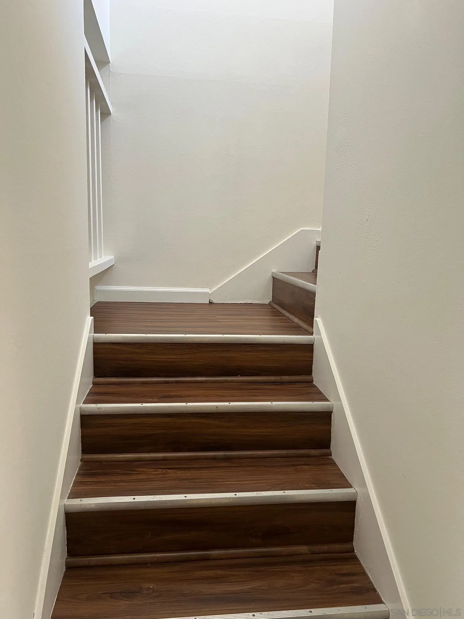 2018 Terracina Circle Spring Valley, CA 91977 - Photo 10 of 24 a view of entryway