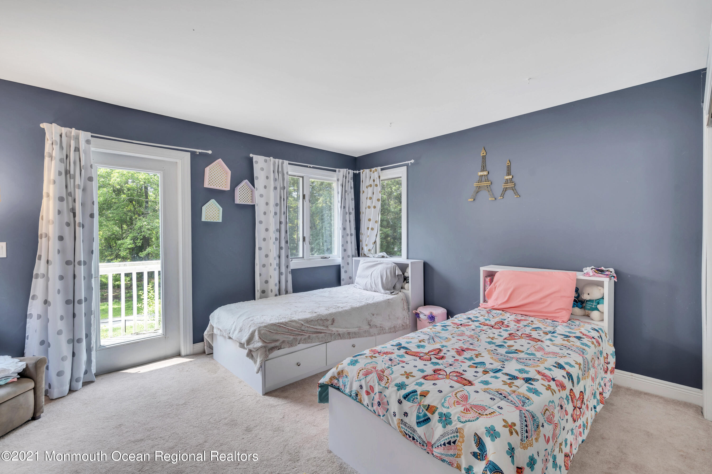 137 Leesville Road Jackson, NJ 08527 - Photo 50 of 80 a bedroom with two beds and large window