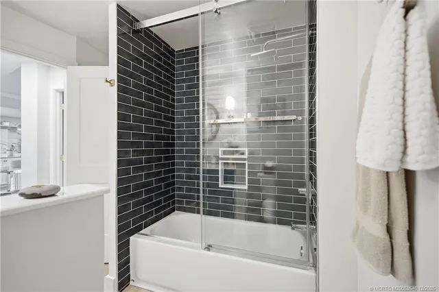 $2,250 | 150 Southeast Four Winds Drive, Unit B208, Stuart, FL 34996