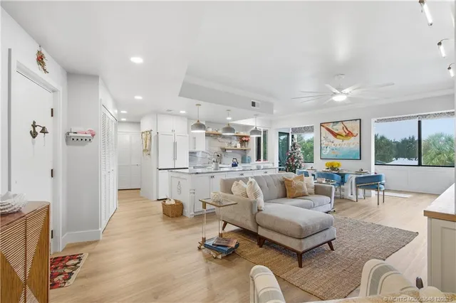 $2,250 | 150 Southeast Four Winds Drive, Unit B208, Stuart, FL 34996