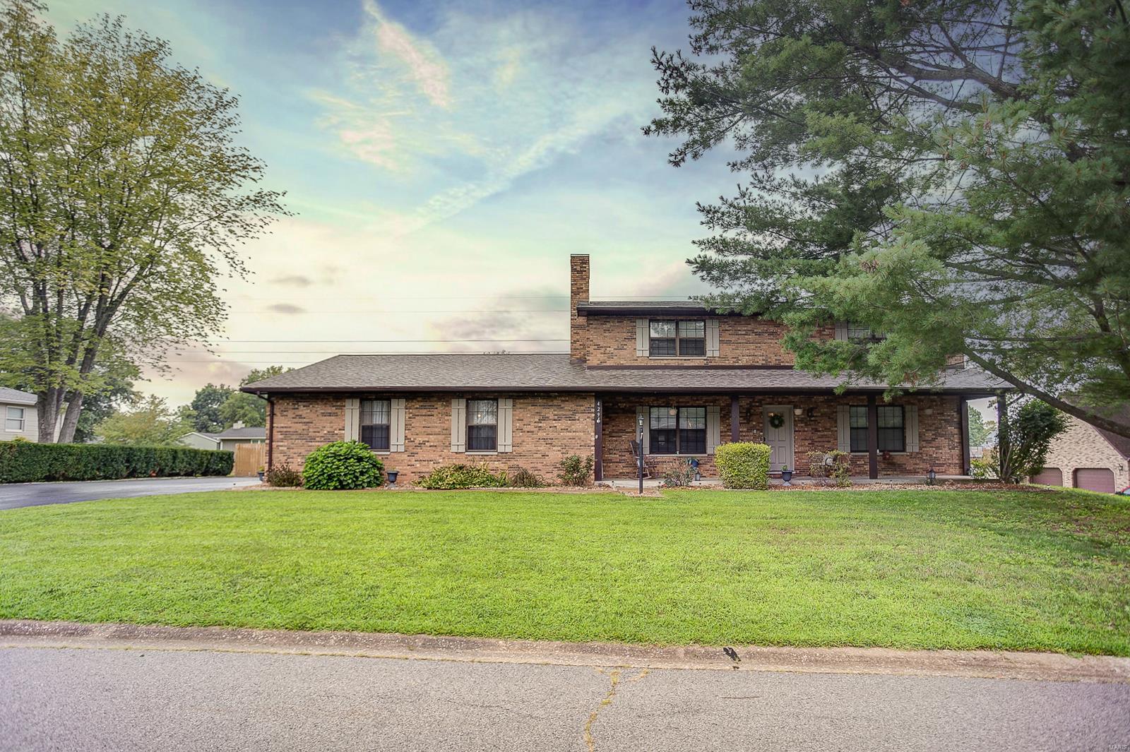 429 John Henry Road Belleville, IL 62220 - Photo 1 of 54 Gallery Image 1