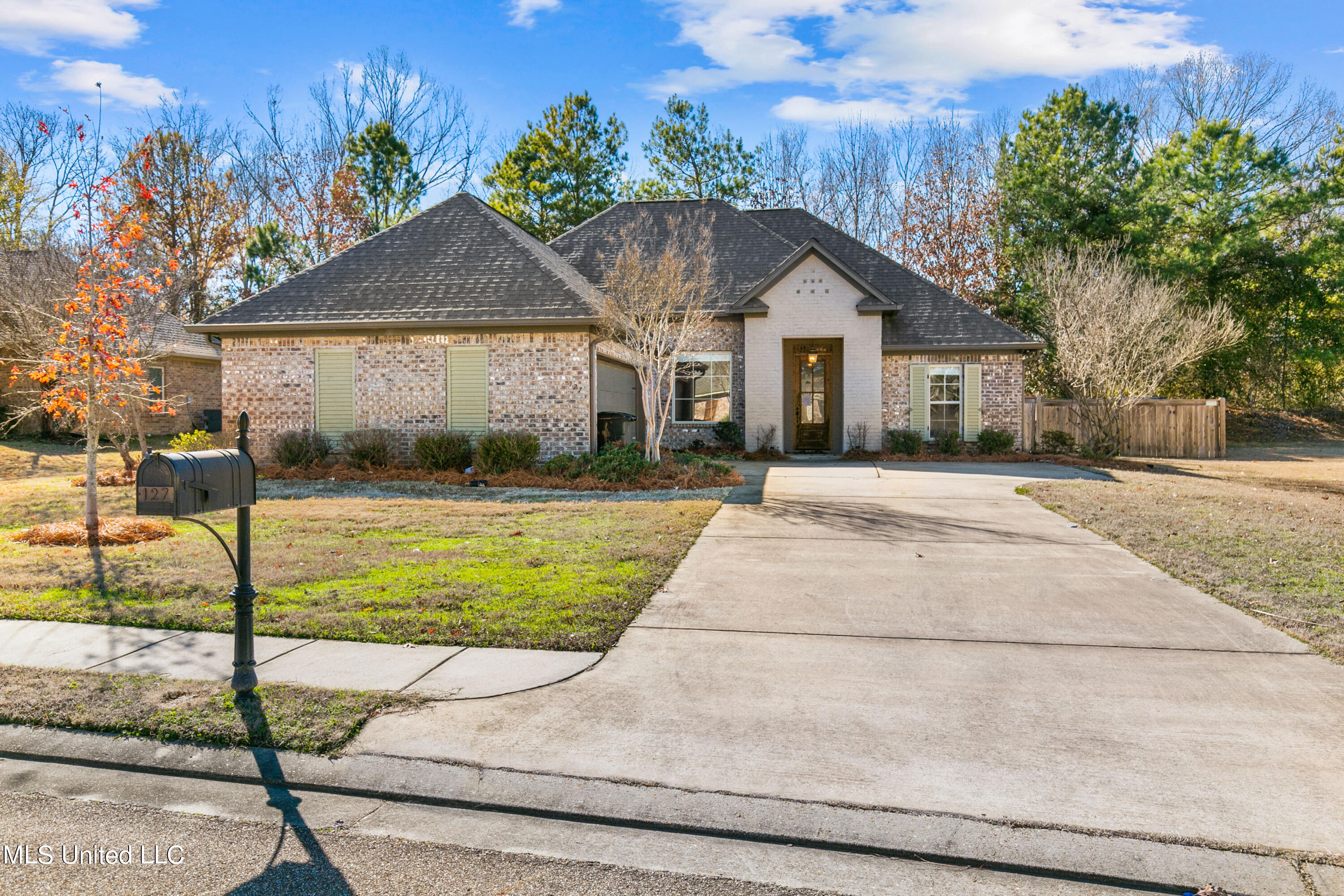 127 Hampton Place Madison, MS 39110 - Photo 1 of 28 127 Hampton-1