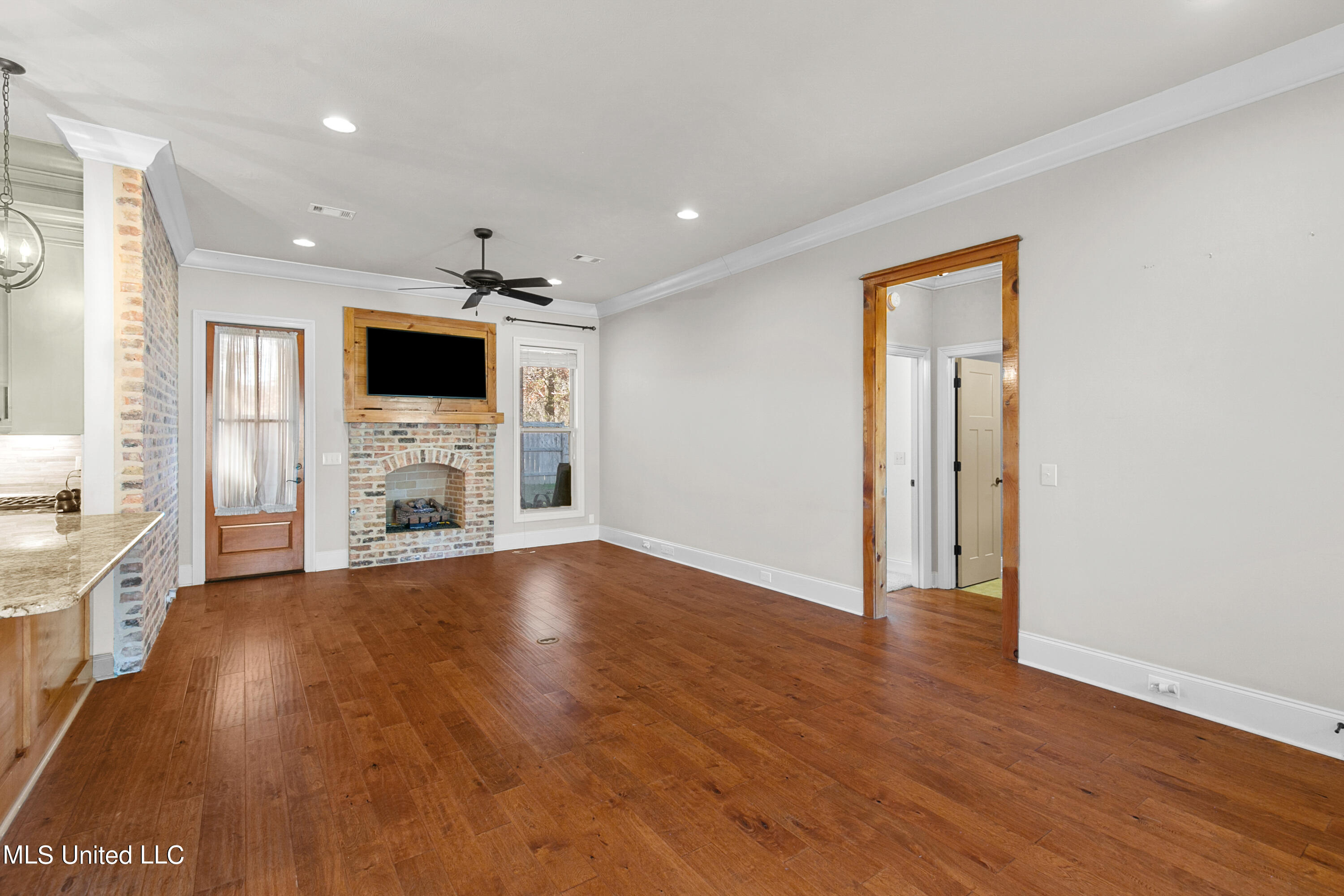 127 Hampton Place Madison, MS 39110 - Photo 6 of 28 127 Hampton-6