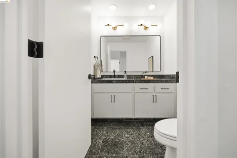 $1,098,000 | 3 Windward Hill, Oakland, CA 94618