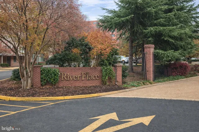 $1,750 | 1121 Arlington Boulevard, Unit 703, Arlington, VA 22209