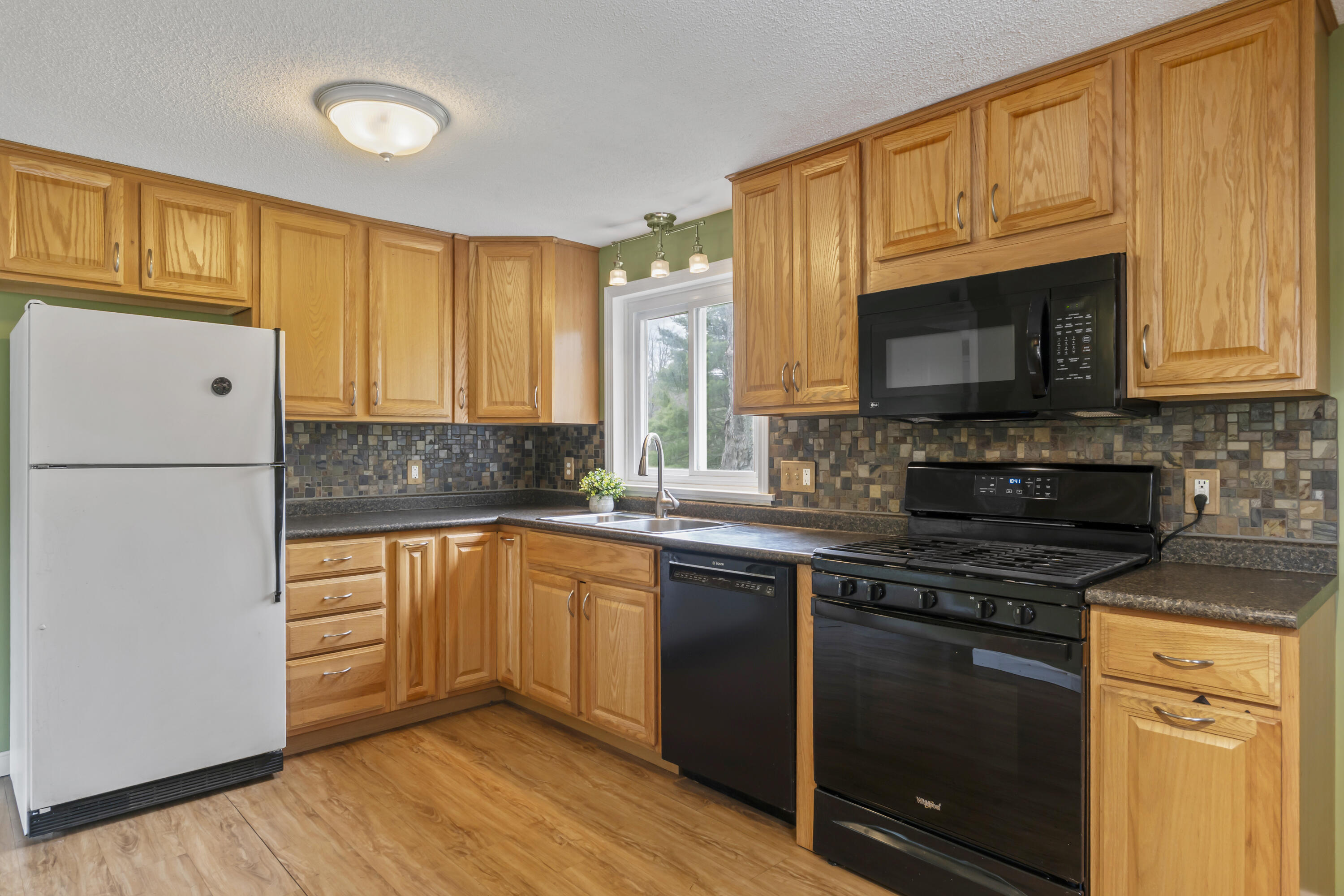 342 Foye Road Wiscasset, ME 04578 - Photo 7 of 79 342 Foye Rd_109
