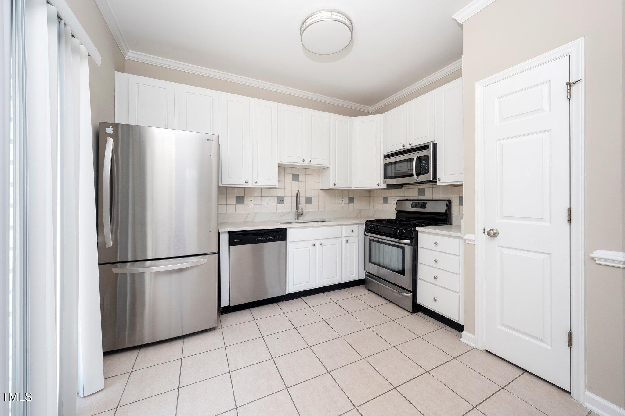 2221 Valley Edge Drive, Unit 100 Raleigh, NC 27614 - Photo 8 of 25 8-web-or-mls-2221 Valley Edge-9