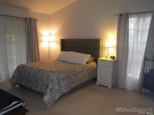 1880 Flagstone Circle Rochester, MI 48307 - Photo 10 of 19 10.jpg